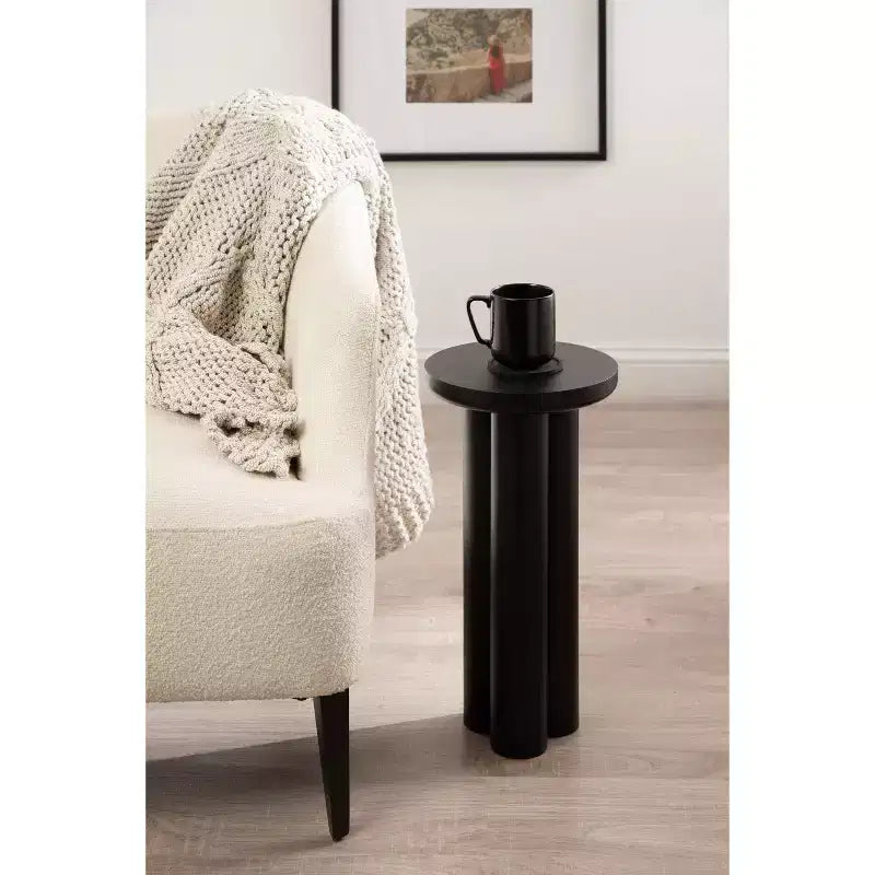 Table d'appoint Pylar Round – Table d'appoint en bois sur trépied noir, 53 cm de hauteur