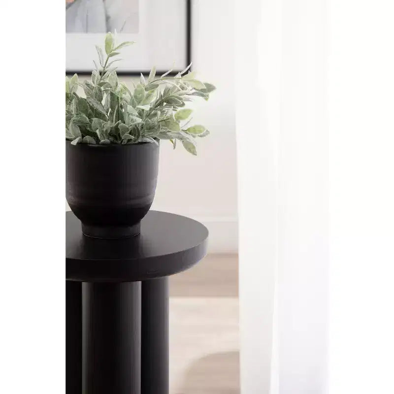 Table d'appoint Pylar Round – Table d'appoint en bois sur trépied noir, 53 cm de hauteur